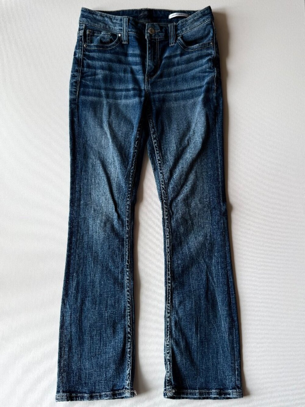 Daytrip Buckle Virgo Bootcut Medium Wash Jeans SIZE 26R